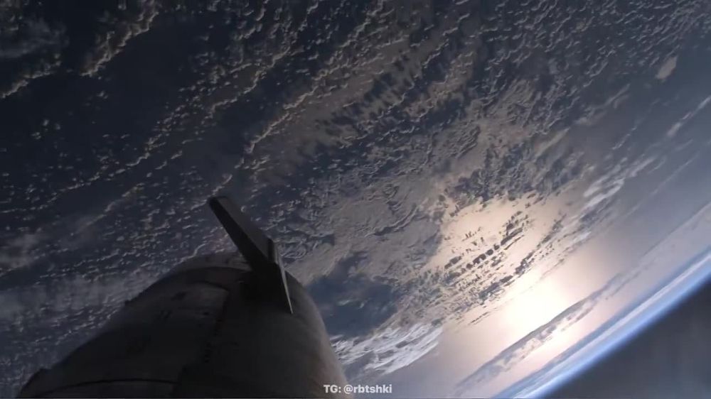 ���� ���� ��������, ��� ����� ������ Starship (����� ������� ������ � �������) ��������� ��� � ��� � � ������ ������� ������� � ������ �������� ������� � ������� ���������