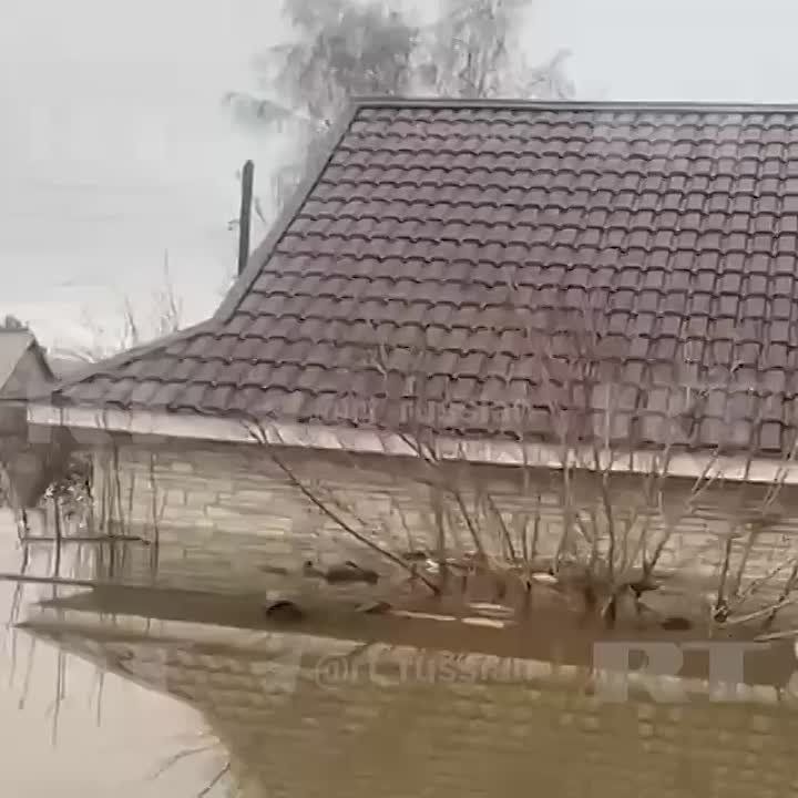 Наводнение в Оренбурге ожидается беспрецедентное, так много воды город не видел с 1942 года, заявил мэр Сергей Салмин