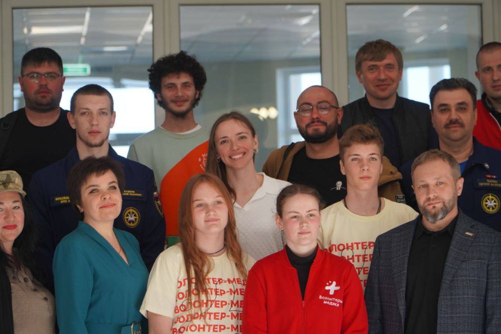 Ксения Разуваева посетила дом молодежи в Железном порту