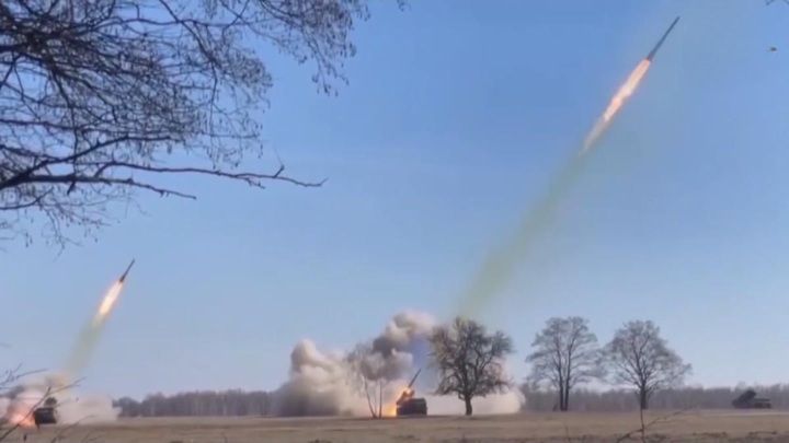 ���� �������� ������ ���������� �� ���� ����������� "������" � "�����"