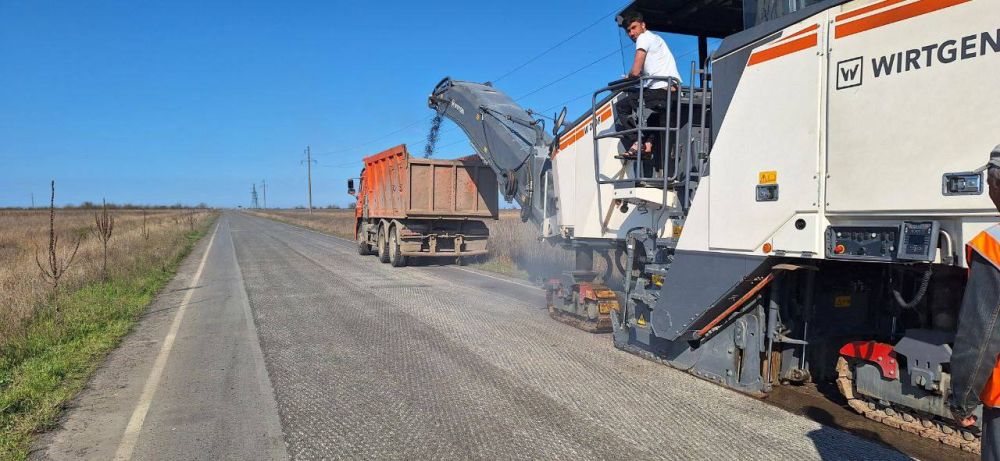 Продолжается ремонт автомобильной дороги Железный Порт - Лазурное - Скадовск