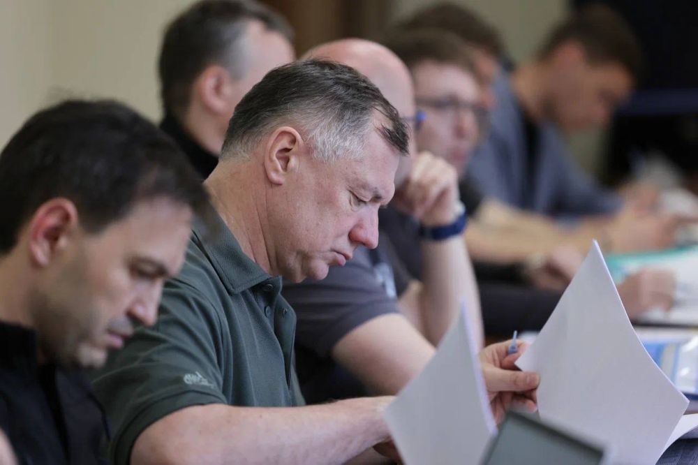 Марат Хуснуллин: В Херсонской области вместе с главой региона Владимиром Сальдо и Председателем Правительства Херсонской области Андреем Алексеенко заехали на несколько объектов и провели совещание