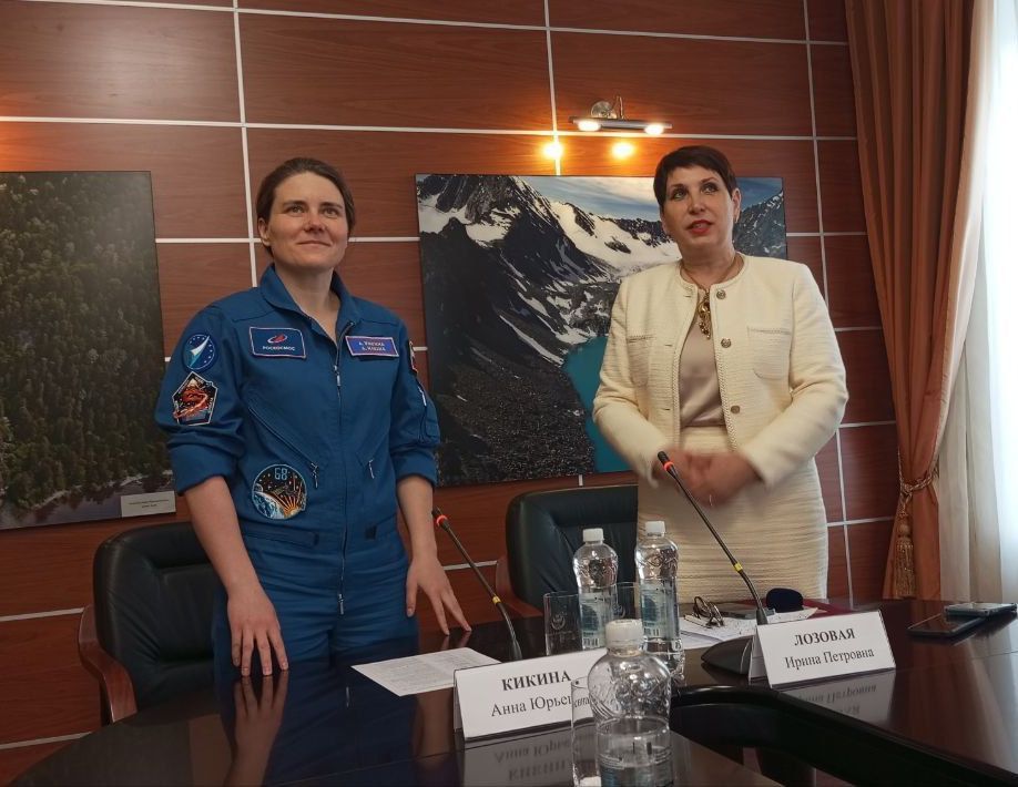 �������� �������: �������, � ����� ����������� ����������������� ���������� ����� � ������ ���������� ������� � ������ ������, ˸������-����������� ������ ����� �������� �������