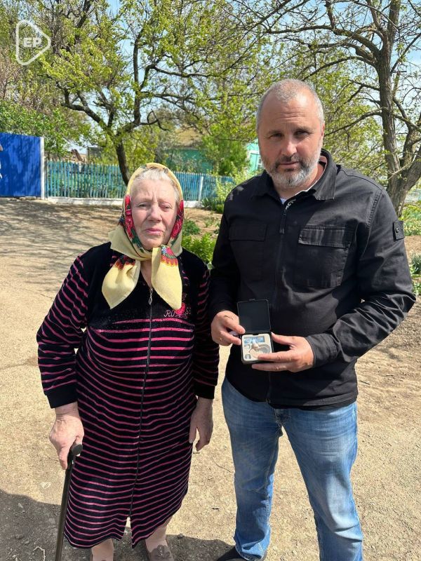 В рамках партийного проекта «Здоровое будущее» депутаты Херсонской областной Думы передали слуховые аппараты