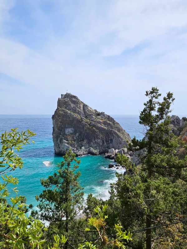 ������ ������. ������ ��������� �� ������ ���� � �������� ���. � ������ ��� �������� �� ����� ���� ��-�����, � � ������ - ���� �����