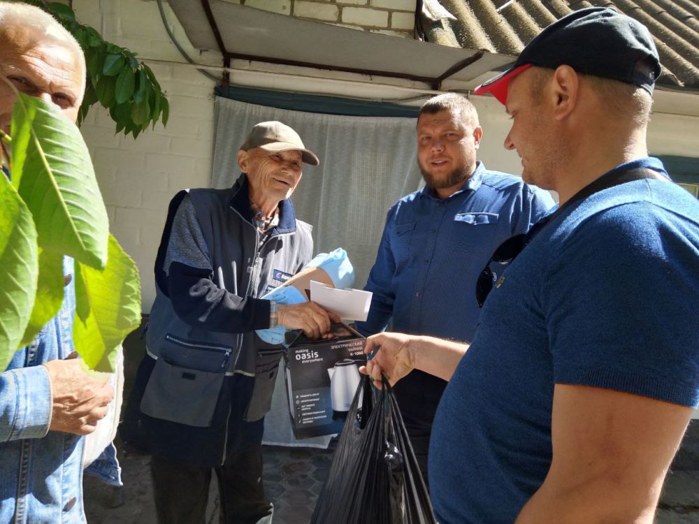 Александр Дудка: В территориальных управлениях Скадовского округа поздравили ветеранов Великой отечественной войны с наступающим праздником