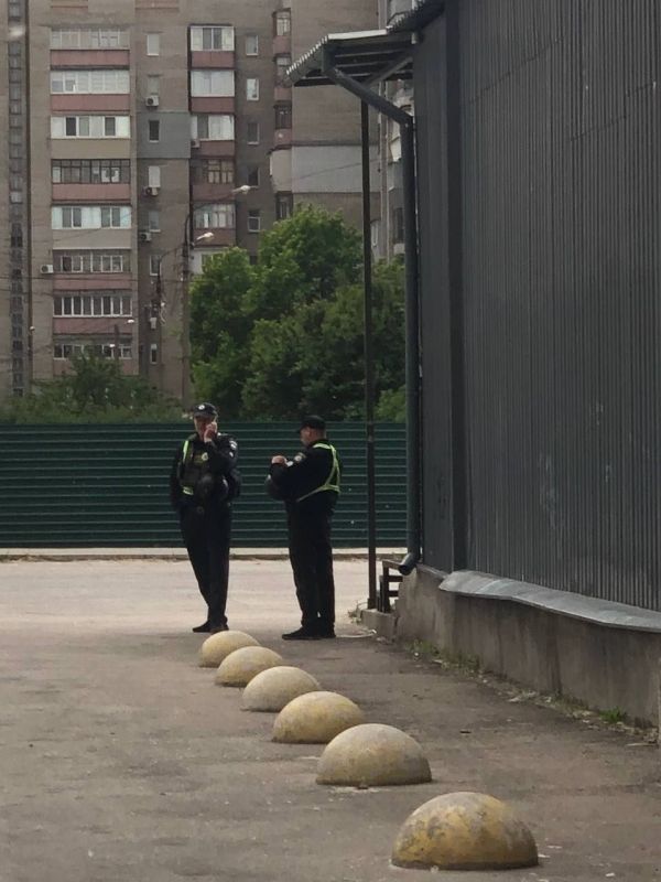 � ��������� "�����" ������� �� �������, ��� ���� � ��������� ������