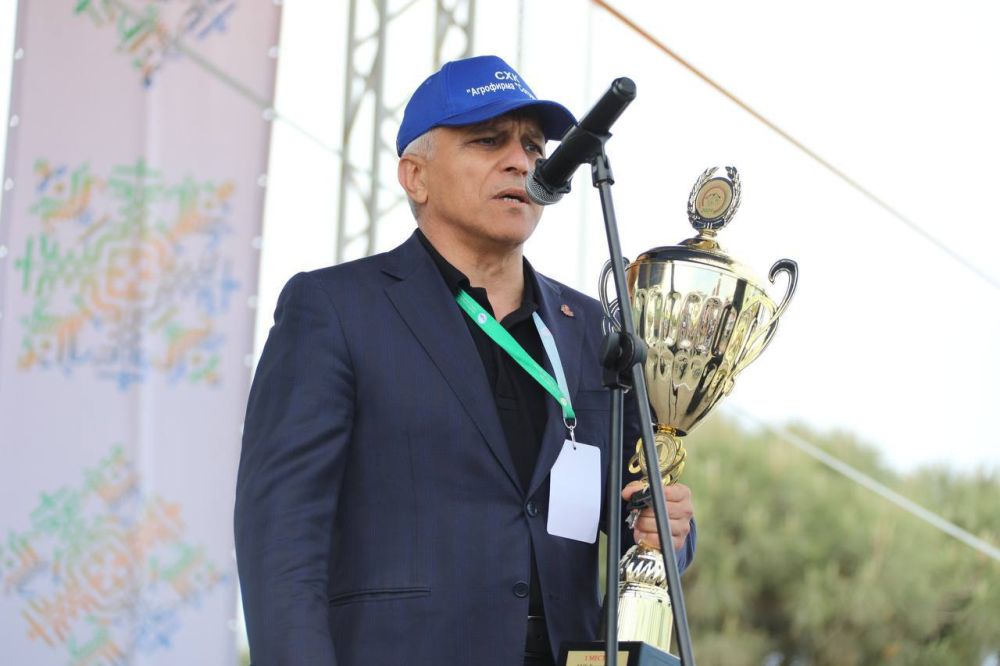 ������ ������ �������, ����-��� � ����� 40 ������� ��������� ����������� ��������� �� XXIV ���������� �������� ��������� ���� � ���