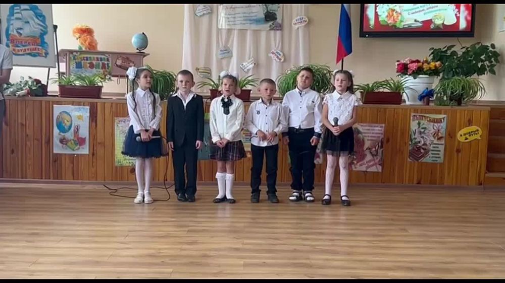 В школе села Лазурное Скадовского МО прошла торжественная линейка «Последний звонок-2024»