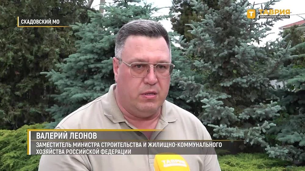 Председатель правительства Херсонской области совместно с замминистра строительства России проверили ход восстановительных работ в школах региона