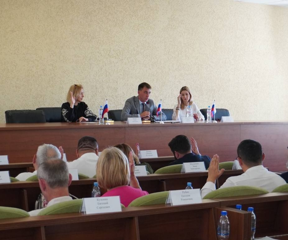 На внеочередном заседании Херсонской областной Думы депутаты приняли ряд законов, направленных на формирование нормативно-правовой базы региона