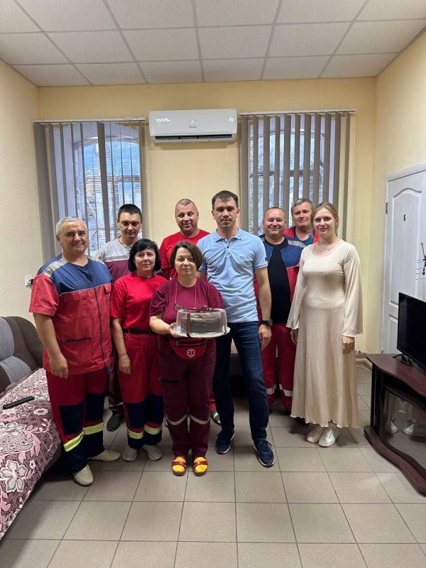 Вице-спикер Херсонской облдумы передал подарки медицинским коллективам Генической ЦРБ