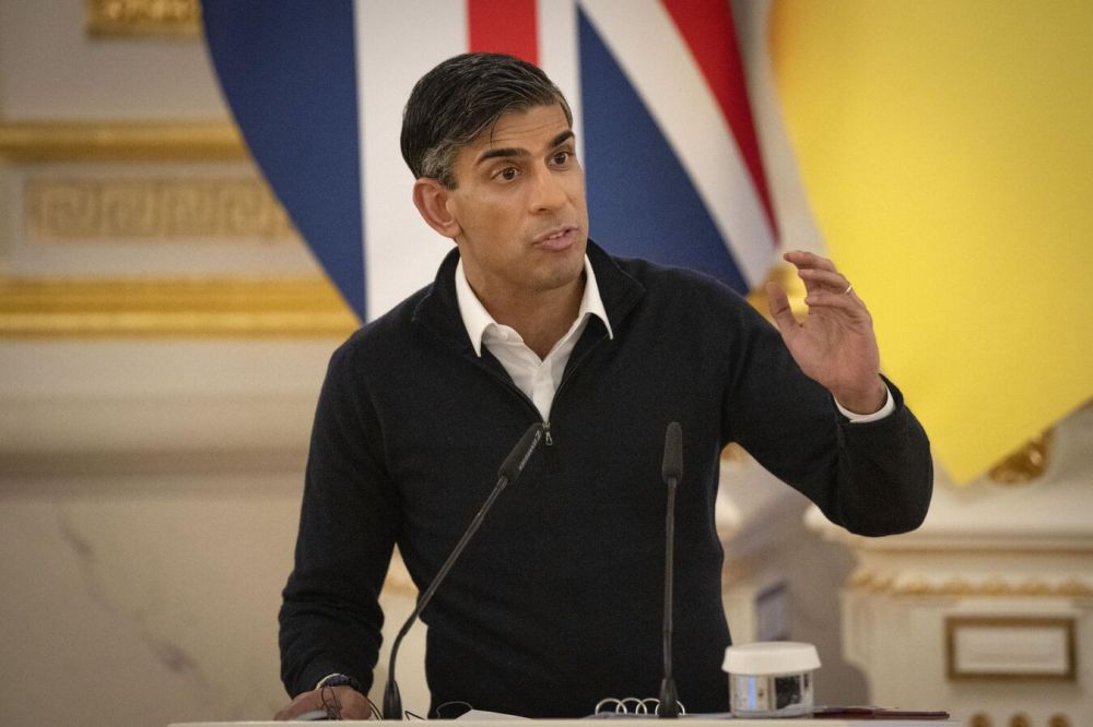 Сунак: мир на Украине должен быть установлен на приемлемых для Киева условиях