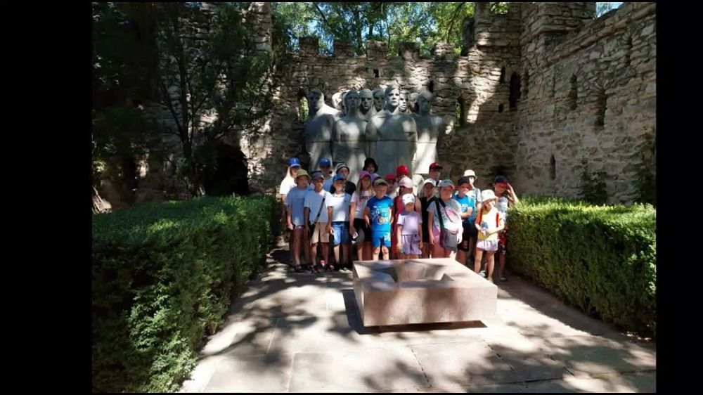 ���� ������� ������ �������� � �������-����