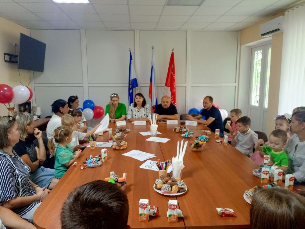 Врио главы Алешкинского округа встретился с многодетными семьями