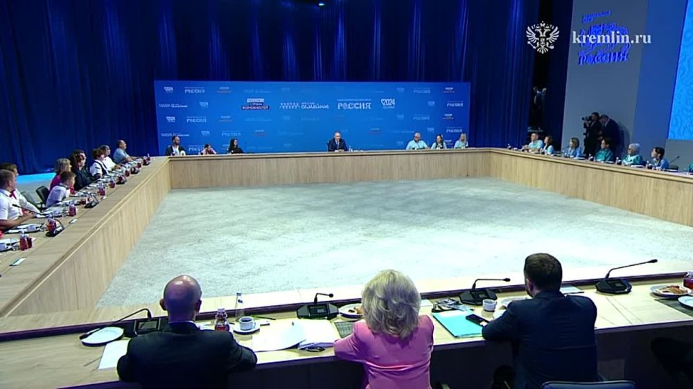 ��������� ������ ��������� ������� ������ � ���� �����, ����� � ��������, � ����� ����������� � �������-����������� �������������� ��������