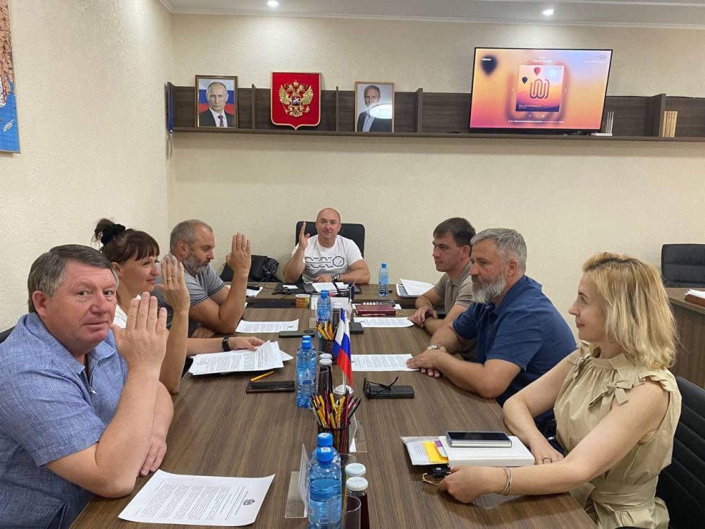 Рамиль Замалетдинов: На повестке!. Комитет Херсонской областной Думы по аграрной политике, земельным отношениям и экологии, обсудив вносимые изменения в проекты федеральных законов: • «О внесении изменений в отдельные законодательные акты РФ»