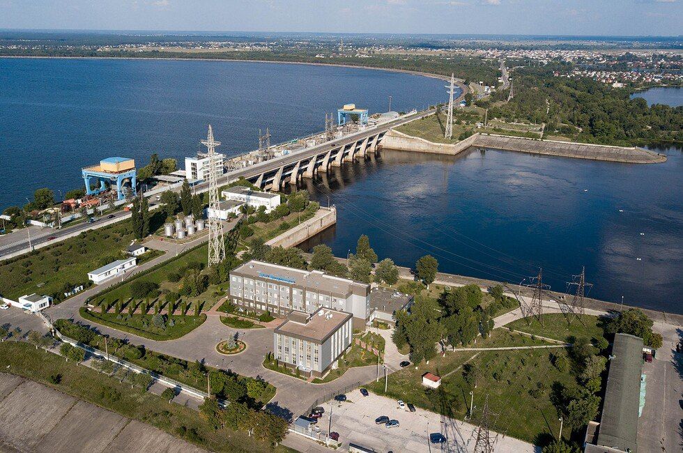 Украина готовит подрыв Киевской ГЭС, чтобы обвинить в этом Россию, заявила Захарова