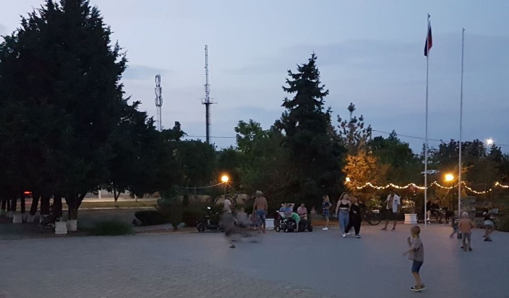 Весёлая дискотека в пгт Лазурное