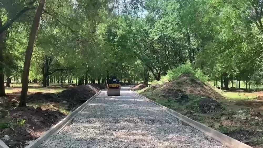 Игорь Кастюкевич: Городской парк в Каланчаке, который благоустраивают по Народной программе Единой России, будет завершен осенью