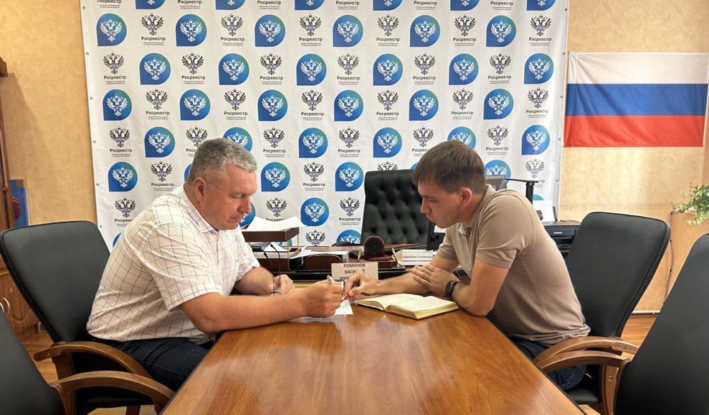 Рамиль Замалетдинов: Совместная рабочая встреча с руководителем Управления Росреестра по Херсонской области Василием Романовым и директором Ассоциации «Народный фермер» Русланом Даниным