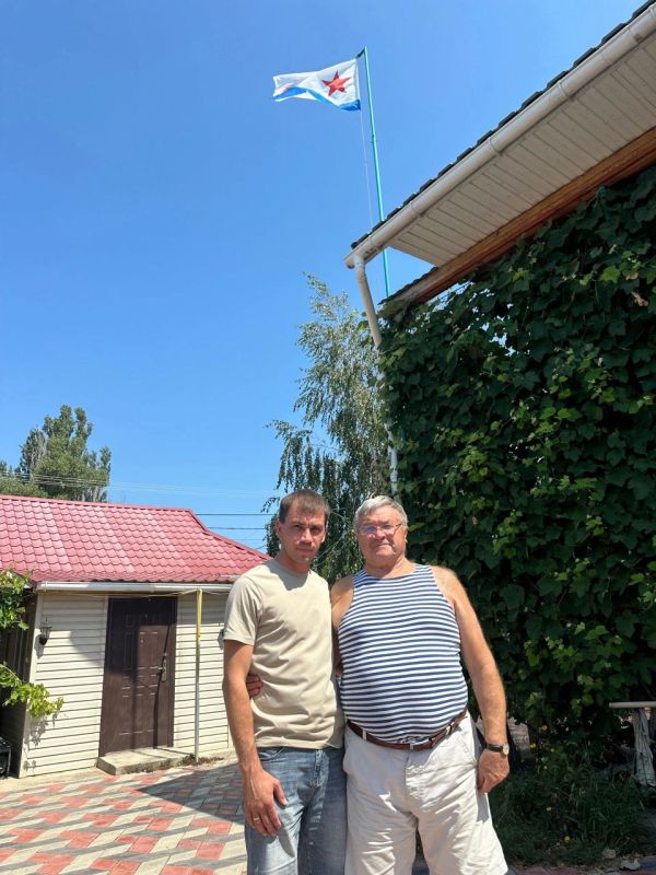 Рамиль Замалетдинов: Дорогие моряки, служащие и ветераны Военно-Морского Флота России, поздравляю вас с профессиональным праздником