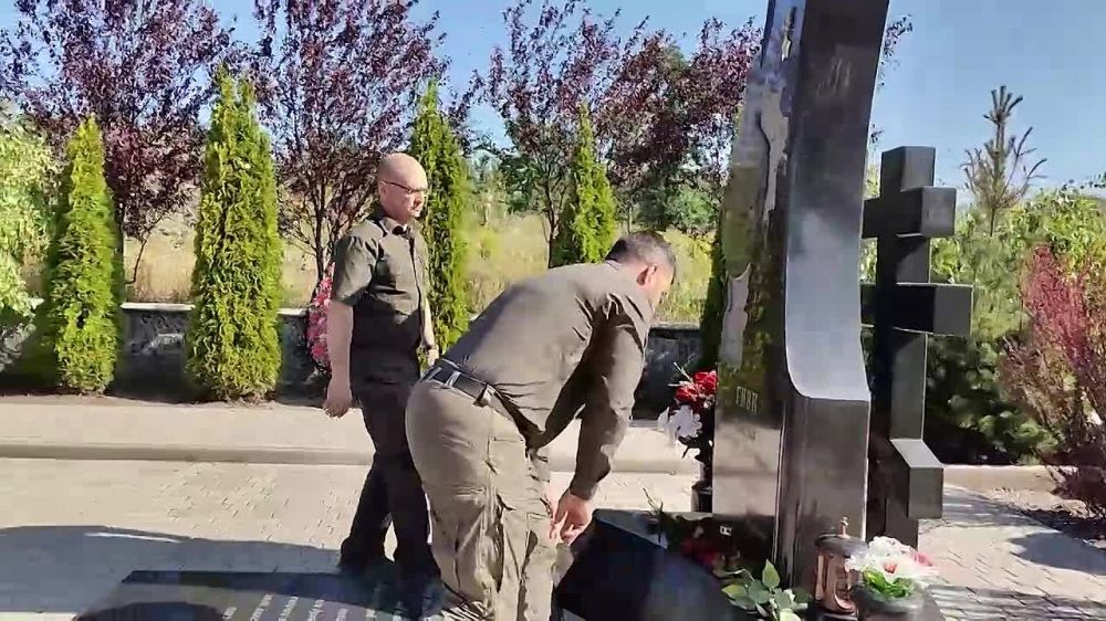 Сергей Кириенко посетил Аллею Героев в Донецке, чтобы почтить память защитников Донбасса