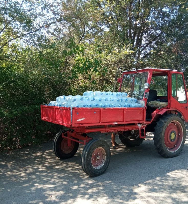 Жителям города Таврийск Новокаховского городского округа привезли питьевую воду