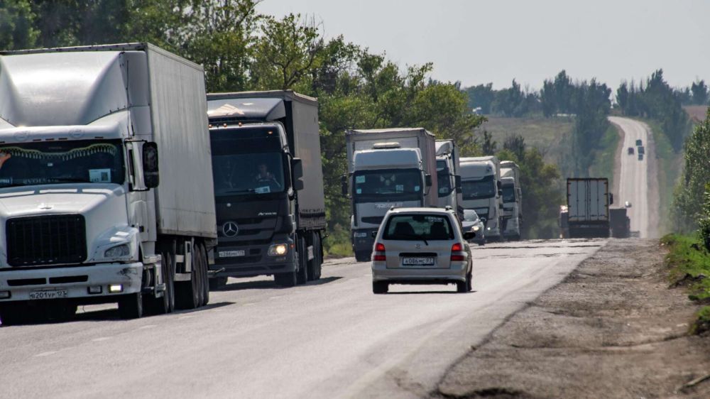 Трафик по сухопутному маршруту в Крым вырос до 7 тысяч авто в сутки