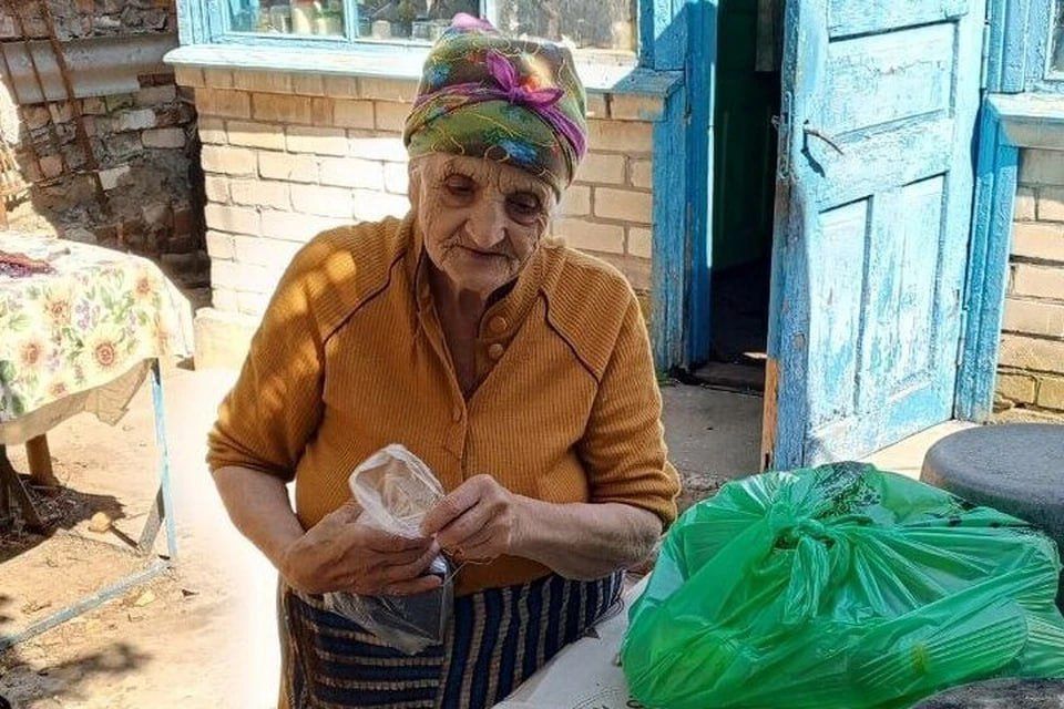 Жителям Скадовска выдали 340 продуктовых наборов