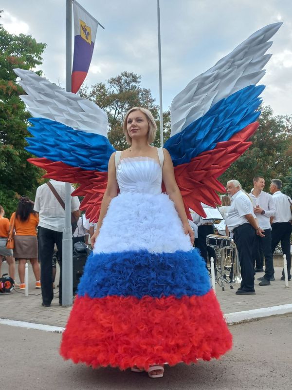 Давид Лобакин: Сегодня День Государственного флага Российской Федерации