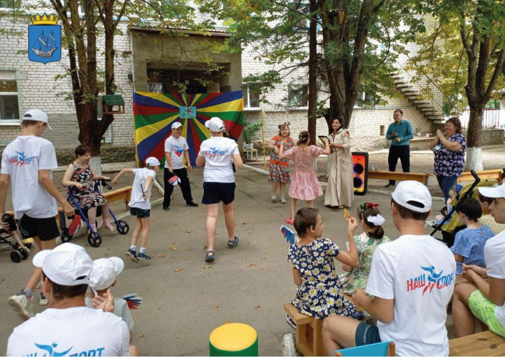 В честь Дня Государственного флага в Алешкинском детском доме-интернате прошло праздничное мероприятие