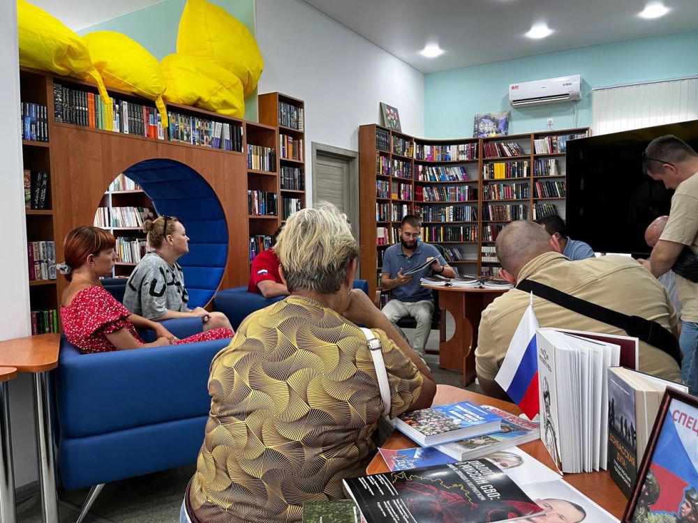 «Диалог о миссии СВО» — в Геническе представили честный взгляд на причины начала спецоперации