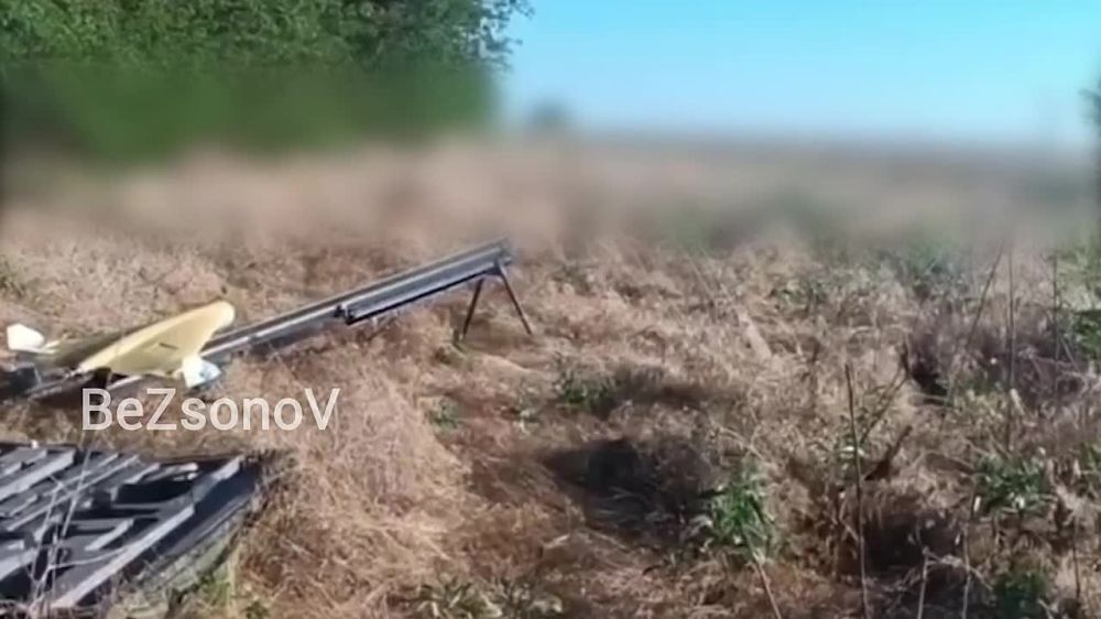 Даниил Безсонов: Подразделение БпЛА группировки войск «Днепр» при помощи ударного беспилотника «Куб»уничтожили замаскированную гаубицу ВСУ с боекомплектом на правом берегу Днепра в Херсонской области