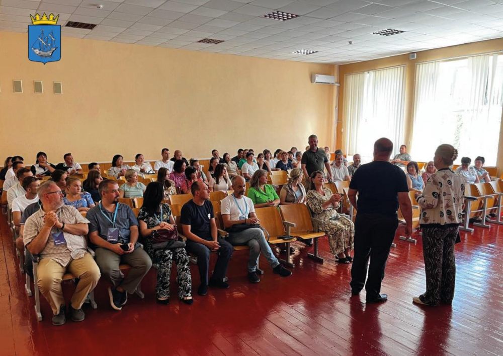 В Алешкинском муниципальном округе прошел цикл лекций для педагогов