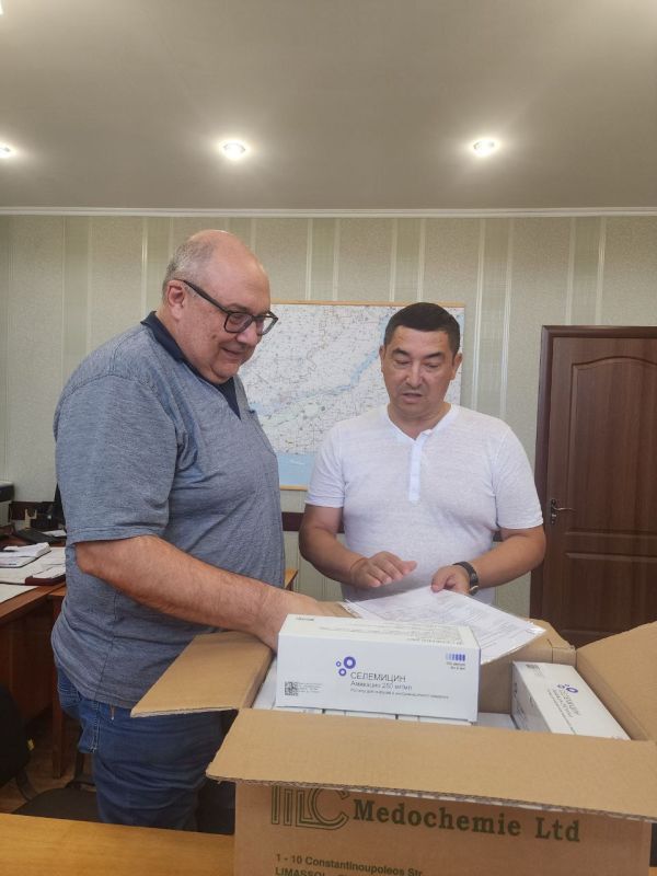 Энвер Абдураимов: Провёл встречу с главврачом ГБУЗ ХО «Геническая ЦРБ» Владимиром Ларионовым