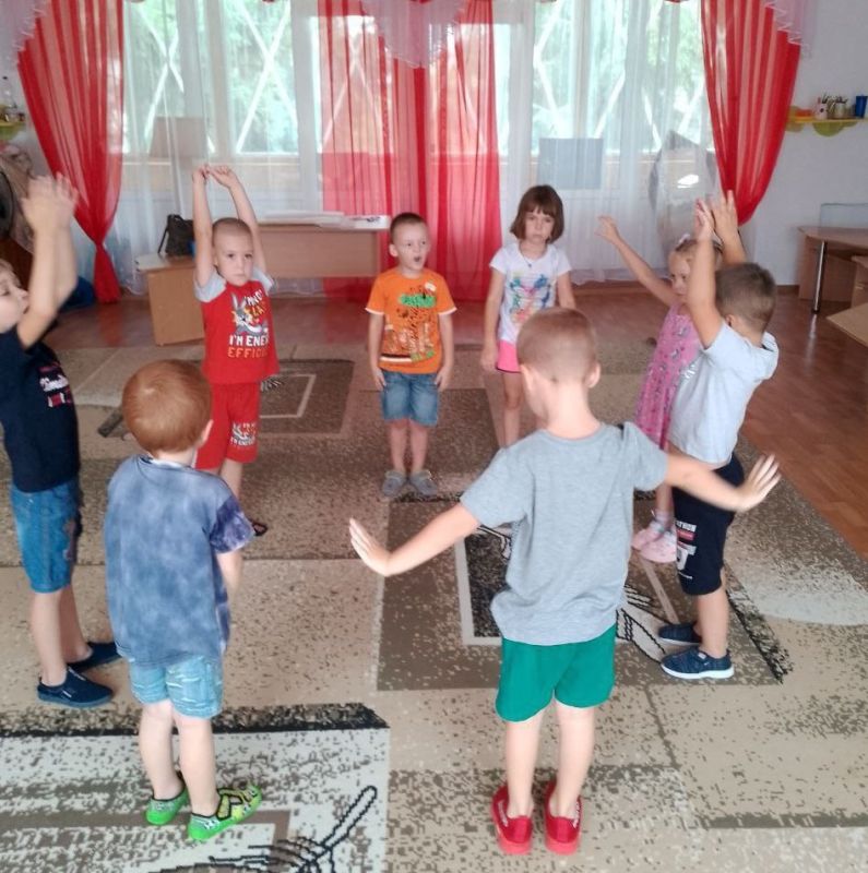 В Лазурненском детском саду "Солнышко" Скадовского МО прошло замечательное занятие на тему: «Дружба с музыкой»