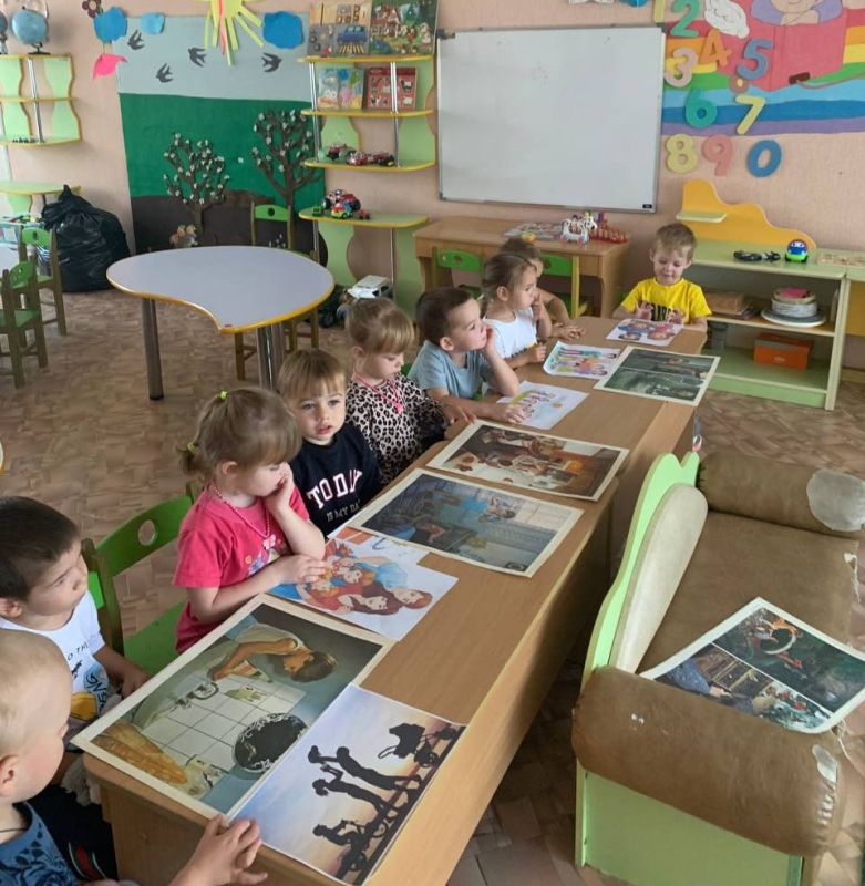 � ���������� ������� ���� ������������, � ������� ������ �������, ������ ������� �� ����: �����, ����, � - �������� ������