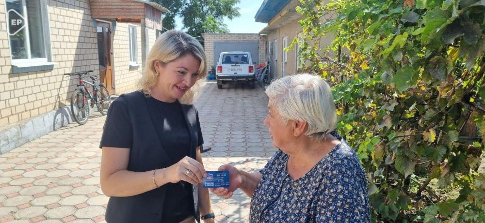 Более 100 человек получили партийные билеты в Скадовском районе