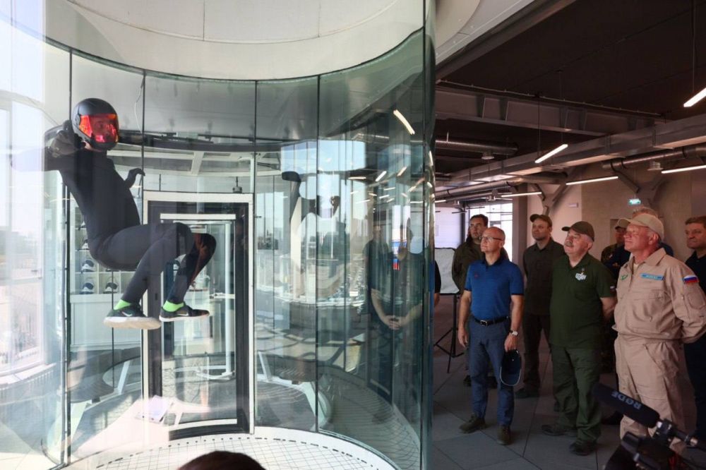 Сергей Кириенко, Андрей Бочаров и Виктор Водолацкий посетили лагерь, в котором проходили смены «Время юных героев» в Волгоградской области