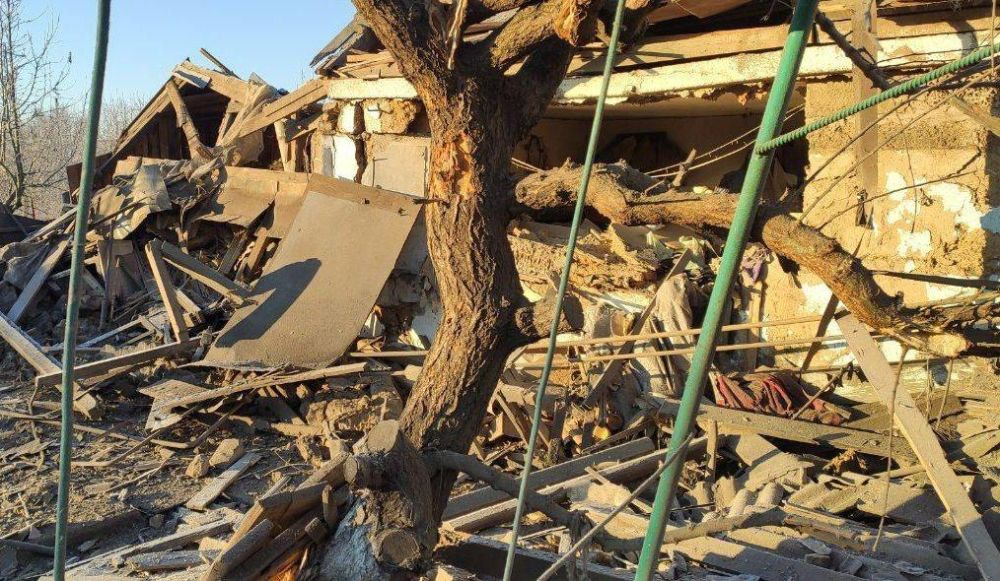 Владимир Сальдо: В минувшие сутки враг обстрелял Алешки, Каховку, Новую Каховку, Великую (Большую) Лепетиху, Горностаеку, Заводовку, Каиры, Князе-Григорьевку, Малую Лепетиху, Новую Маячку, выпустив 37 снарядов