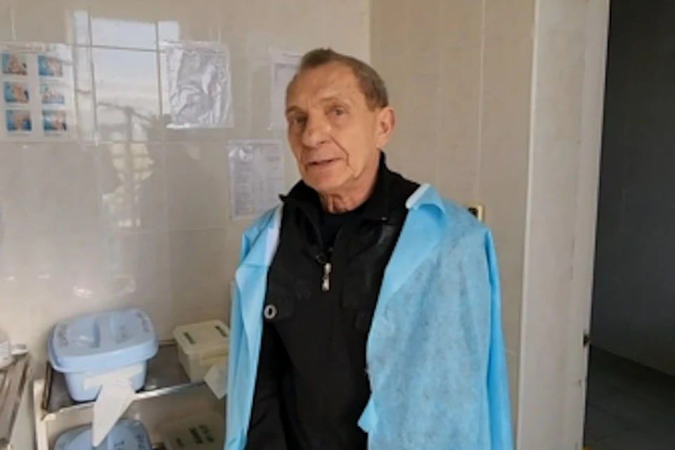 «Держитесь, Владимир Иванович!»: Жители Херсонской области поддерживают главврача Алешек, жена которого погибла после атаки ВСУ