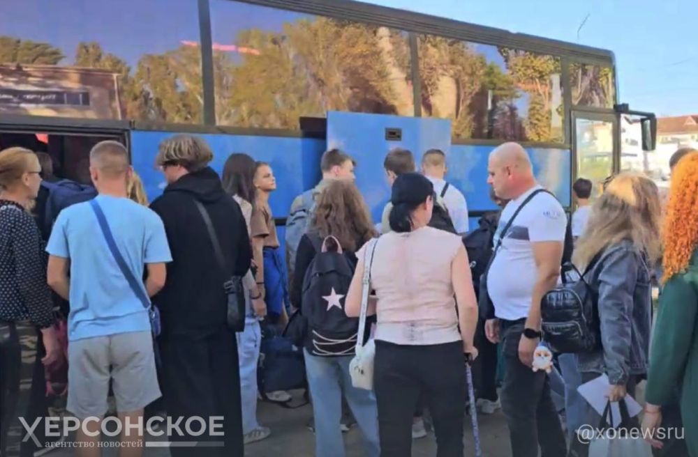 Дети из Скадовска отправились в Москву в рамках программы «Культурная карта 4+85»