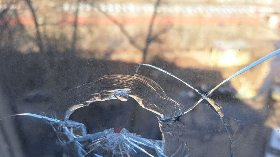 В результате обстрела в Алешках контужена женщина и повреждены два дома