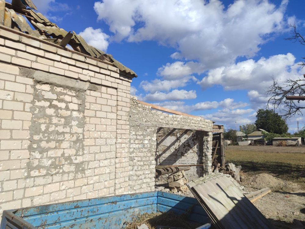 Александр Дудка: Сегодня в результате варварских обстрелов ВСУ в селе Красное Скадовского муниципального округа пострадало частное домовладение и мирные жители