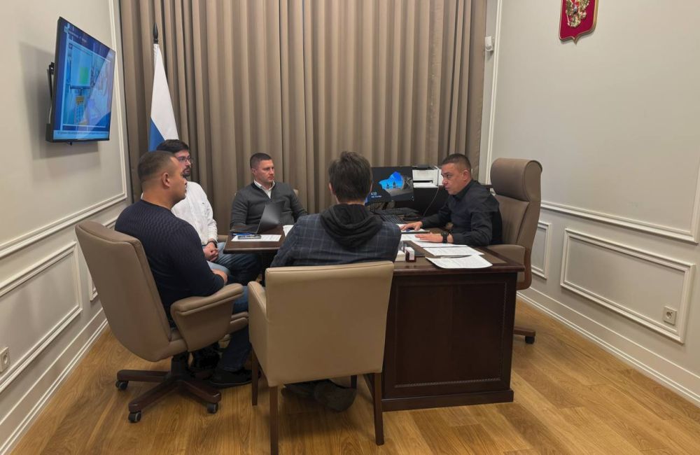 Провел рабочее совещание вместе с представителями региональных парламентов Ульяновской и Херсонской областей