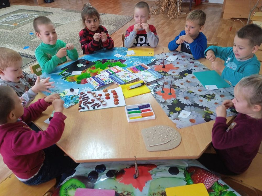 В детском саду "Солнышко" прошло занятие художественного кружка