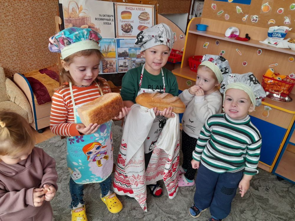 Александр Дудка: В Ульяновском ясли-саду отпраздновали Всемирный день хлеба