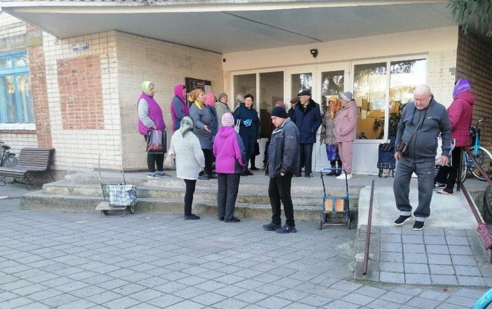 В территориальном управлении Лазурное выдали гуманитарную помощь