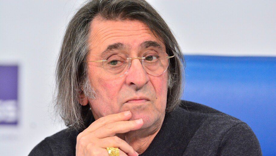 ������� ������ ��������� ���������� �� ���� � ������ �������������